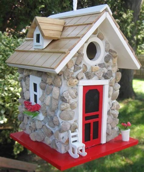 stores that sell bird houses